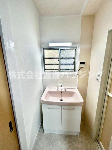 若江本町３丁目一戸建の洗面所