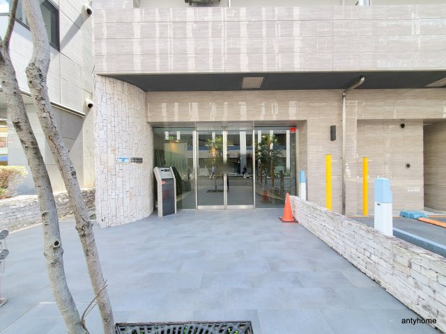 SERENiTE本町エコート　仲介手数料無料のエントランス