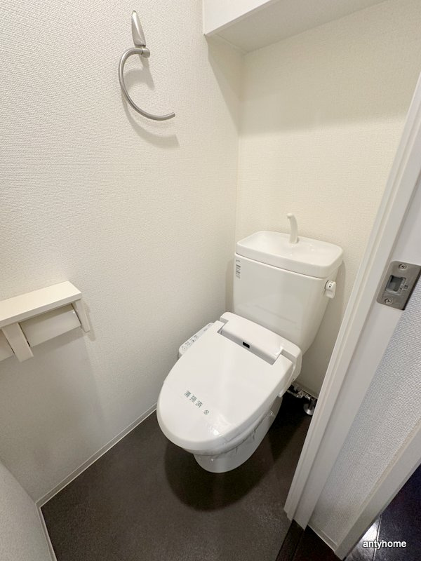 SERENiTE本町エコート　仲介手数料無料のトイレ