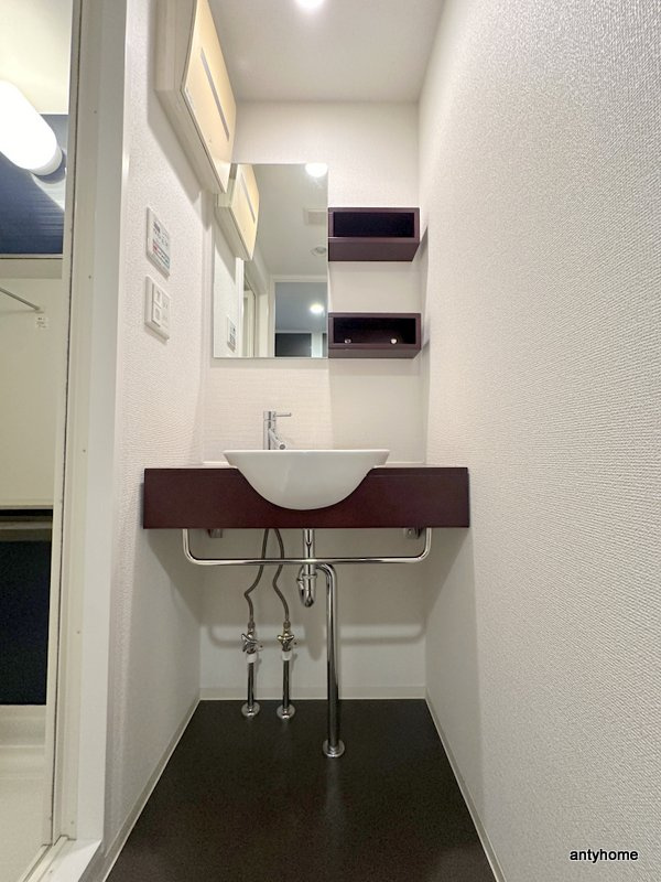 SERENiTE本町エコート　仲介手数料無料の洗面所