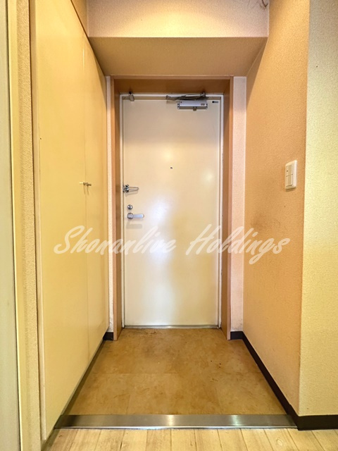 鎌倉市小町２丁目の賃貸マンションの玄関