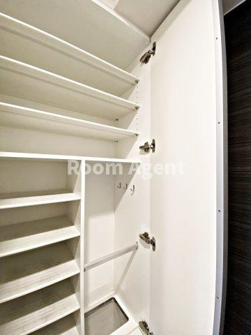 Live Casa堀田の玄関