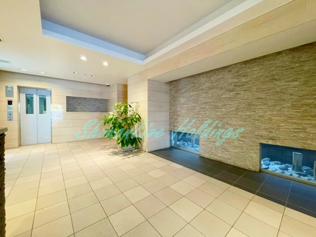 鎌倉市大船１丁目の賃貸マンションのエントランス