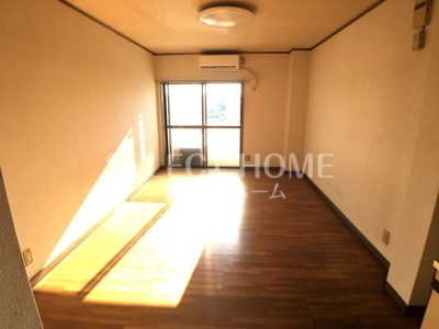 【居間・リビング】 | アメニティ天野Ⅰ | 使いやすい居間です