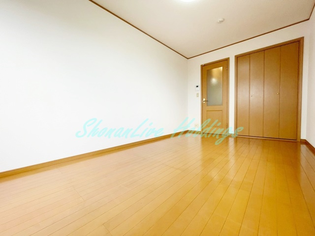 エレガンス鵠沼の寝室