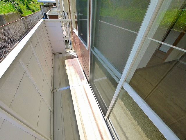 メゾンエスポワールのバルコニー|外からの目が気にならないバルコニーで洗濯物が干せます