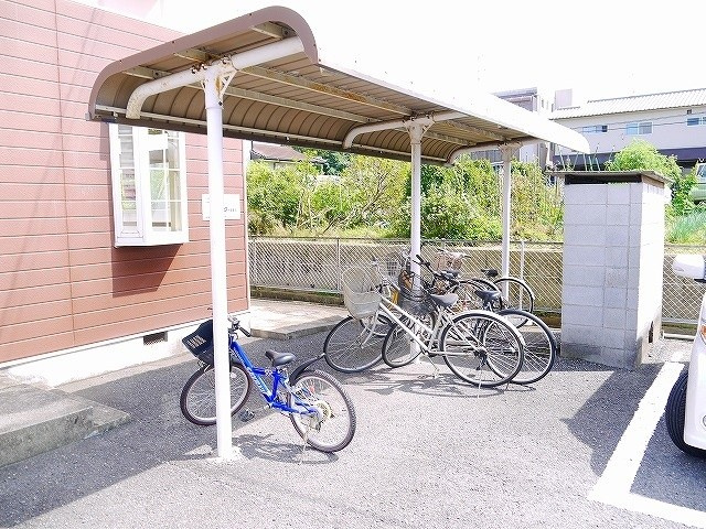 メゾンエスポワールのその他共用部分|自転車置き場