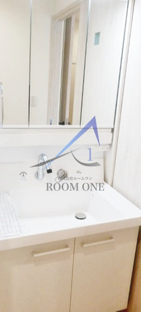 セル エット ルミエールの洗面所|独立洗面台です。