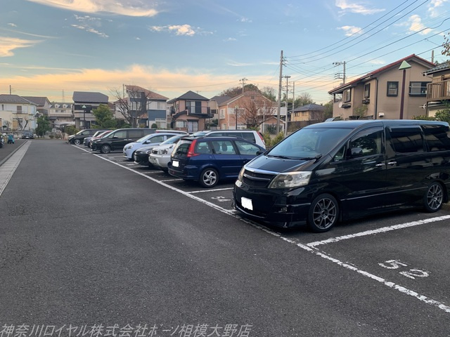 【駐車場】