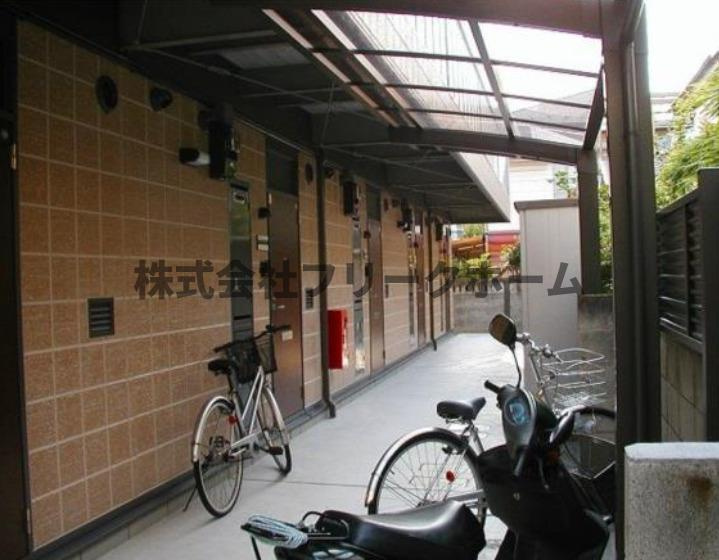 武蔵野市吉祥寺北町１丁目のアパートのロビー