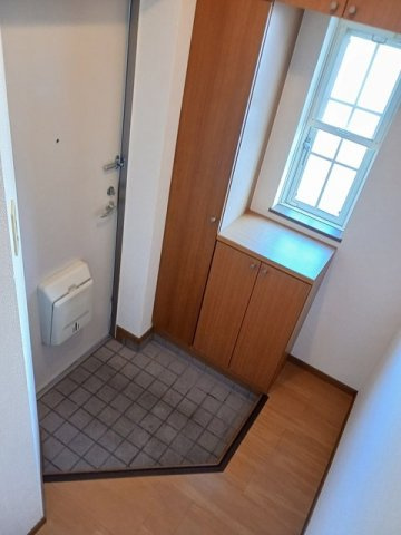 アメニティハイツＡ　　刈谷市近郊の賃貸はクラスホーム刈谷店の玄関|明るい玄関です