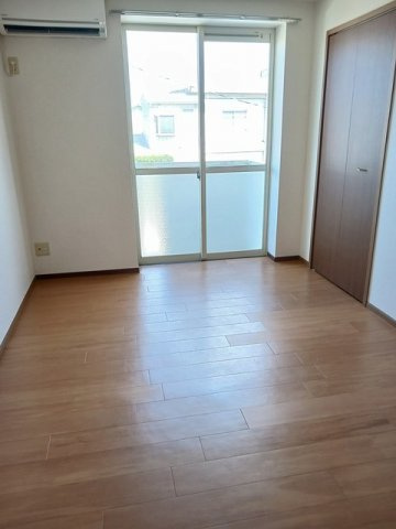 アメニティハイツＡ　　刈谷市近郊の賃貸はクラスホーム刈谷店の居間・リビング|明るい室内です