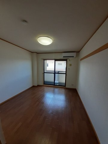 ソレアードＣ　　刈谷市近郊の賃貸はクラスホーム刈谷店の居間・リビング|きれいな内装です