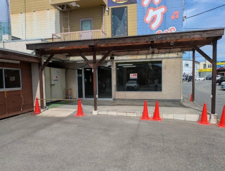 スポーツアベニュー敷地内店舗の外観