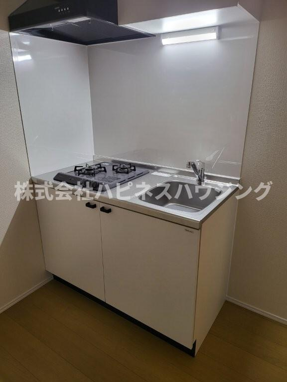 オリム新柏のキッチン|システムキッチンガス2口、経済的な都市ガス。