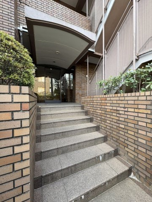 【エントランス】 | 島津山岩波ハイツ