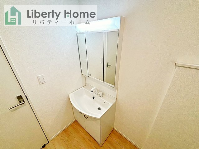 つくばみらい市小絹第4　新築戸建　3号棟の独立洗面台