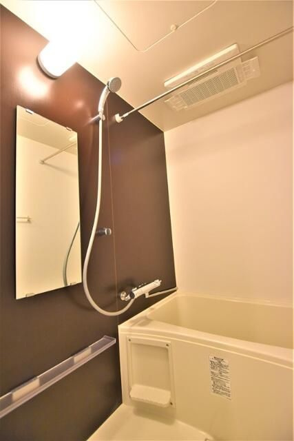 ヒルズ徳丸の浴室