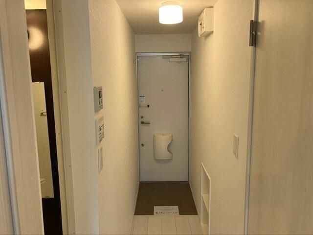 ヒルズ徳丸の玄関