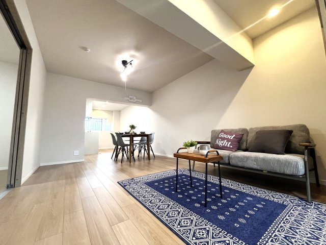 【居間・リビング】 | ローレルハイツ南福岡 | 家具を配置しやすいリビング。
リビングは1番長く居るお部屋だから、使いやすいことが何より大切☆