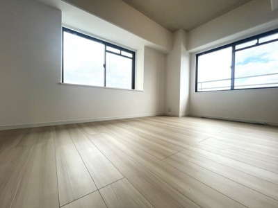 【洋室】 | クレスト小笹 | 全居室フローリング＆収納付き♪
「収納の余裕は心の余裕」というお家探しの格言もあるんですよ！