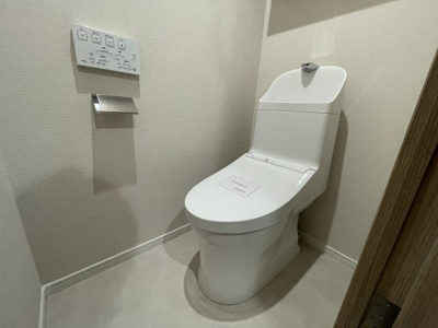 【トイレ】 | エクセレンス荒江 | 縦型トイレはお掃除しやすいですよ♪