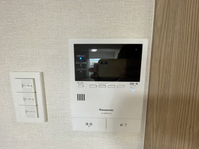 【防犯設備】 | エクセレンス荒江 | テレビモニター付きインターホンなので安心ですね☆