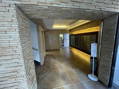 【その他共用部分】 | エクセレンス荒江 | おしゃれできれいなエントランスです☆