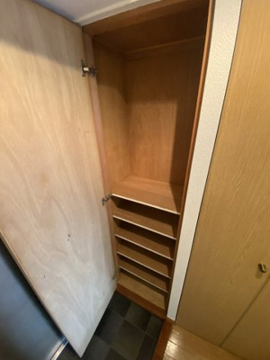 【玄関】 | ダイナコート小倉下到津II | 収納もある玄関です