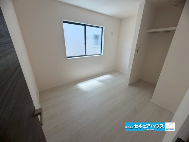 【今すぐご案内可能】知多市金沢字郷中　全4棟の洋室|【洋室】
◆お子様のお部屋や主寝室、来客時の宿泊室、趣味のお部屋としてもご利用いただけます♪