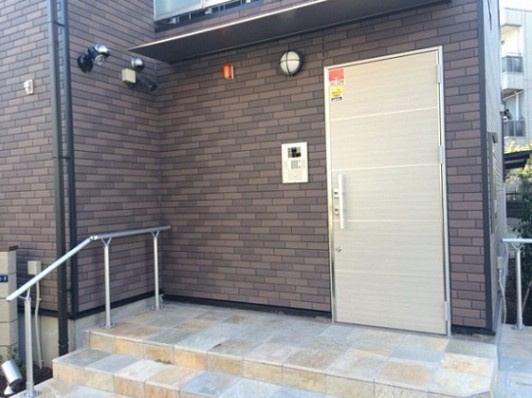 レオネクストグレシア　井口のエントランス