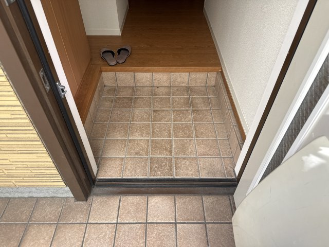 姫路市飾磨区今在家のハイツの玄関