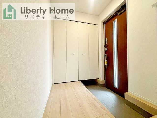 つくばみらい市小絹第4　新築戸建　4号棟の玄関