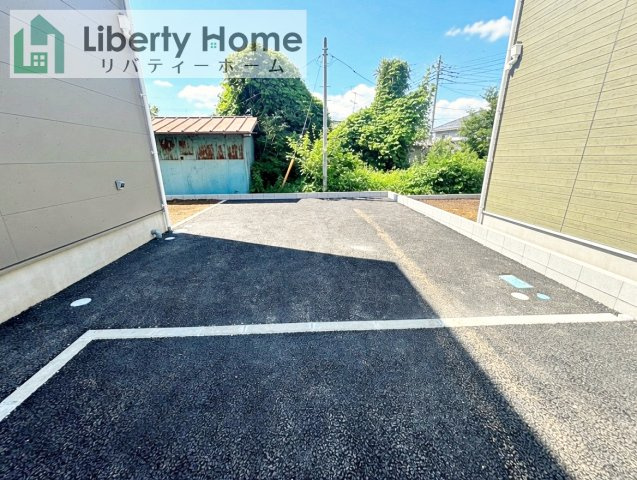 つくばみらい市小絹第4　新築戸建　4号棟の駐車場