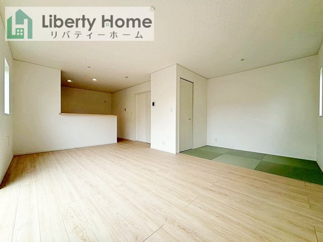 つくばみらい市小絹第4　新築戸建　4号棟の居間・リビング