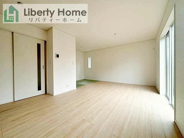 つくばみらい市小絹第4　新築戸建　4号棟の居間・リビング
