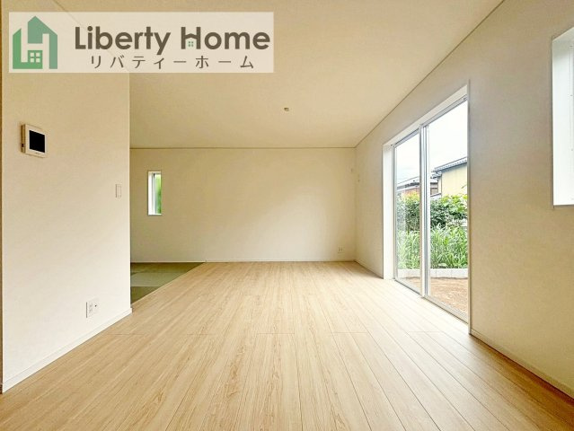 つくばみらい市小絹第4　新築戸建　4号棟の居間・リビング