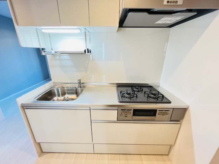藤沢市藤沢のアパートのキッチン