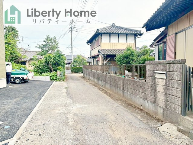 つくばみらい市小絹第4　新築戸建　5号棟の前面道路含む現地写真