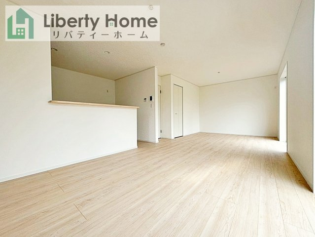 つくばみらい市小絹第4　新築戸建　5号棟の居間・リビング