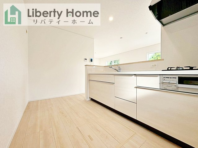 つくばみらい市小絹第4　新築戸建　5号棟のキッチン