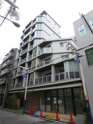 【外観】 | FRIENDS APARTMENT | 商店街のすぐ近くにあります。