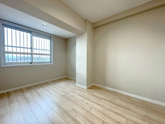 ２０２５年７月リフォーム完了◆２沿線利用可能◆ペット飼育可能◆周辺環境充実◆ファミール伏見B棟の洋室|洋室