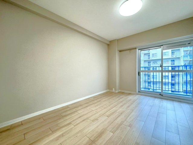 ２０２５年７月リフォーム完了◆２沿線利用可能◆ペット飼育可能◆周辺環境充実◆ファミール伏見B棟の洋室|洋室