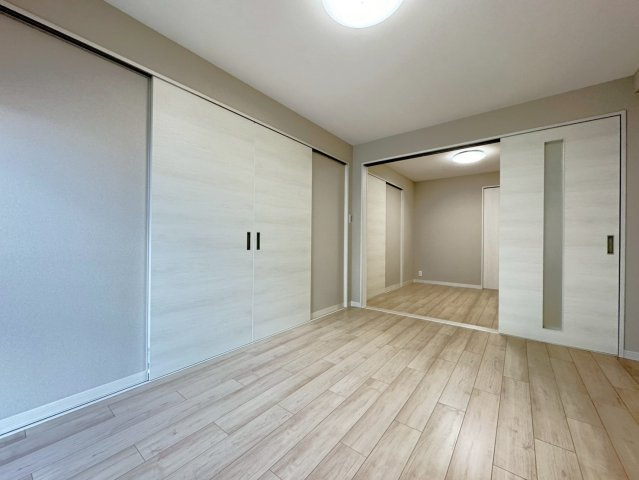 ２０２５年７月リフォーム完了◆２沿線利用可能◆ペット飼育可能◆周辺環境充実◆ファミール伏見B棟の洋室|洋室