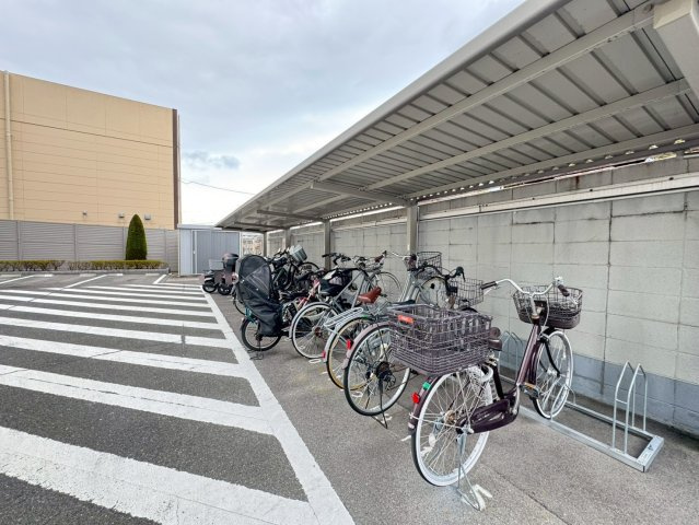 ２０２５年７月リフォーム完了◆２沿線利用可能◆ペット飼育可能◆周辺環境充実◆ファミール伏見B棟の駐輪場|駐輪場
