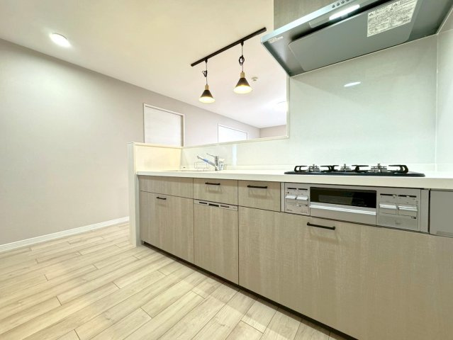 ２０２５年７月リフォーム完了◆２沿線利用可能◆ペット飼育可能◆周辺環境充実◆ファミール伏見B棟のキッチン|キッチン