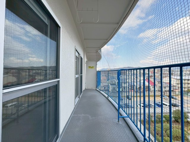 ２０２５年７月リフォーム完了◆２沿線利用可能◆ペット飼育可能◆周辺環境充実◆ファミール伏見B棟のバルコニー|バルコニー