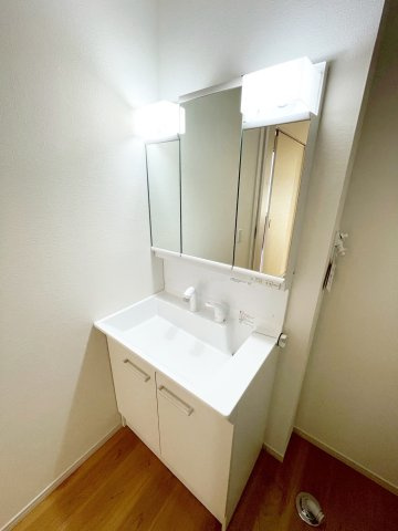 大宮西野山町の独立洗面台