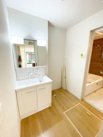 大宮西野山町の独立洗面台